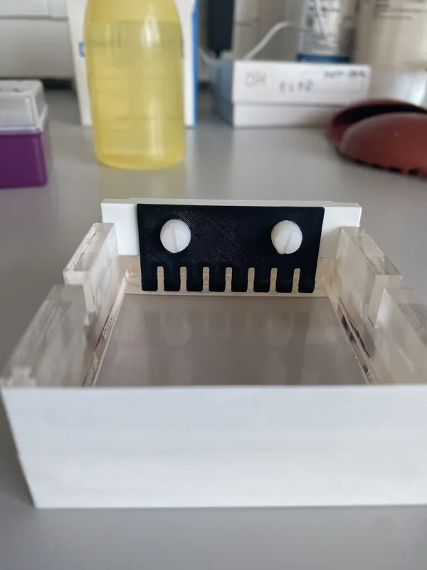 Electrophoresis Gel Comb