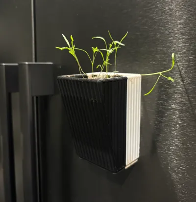 Magnetic Plant Pot