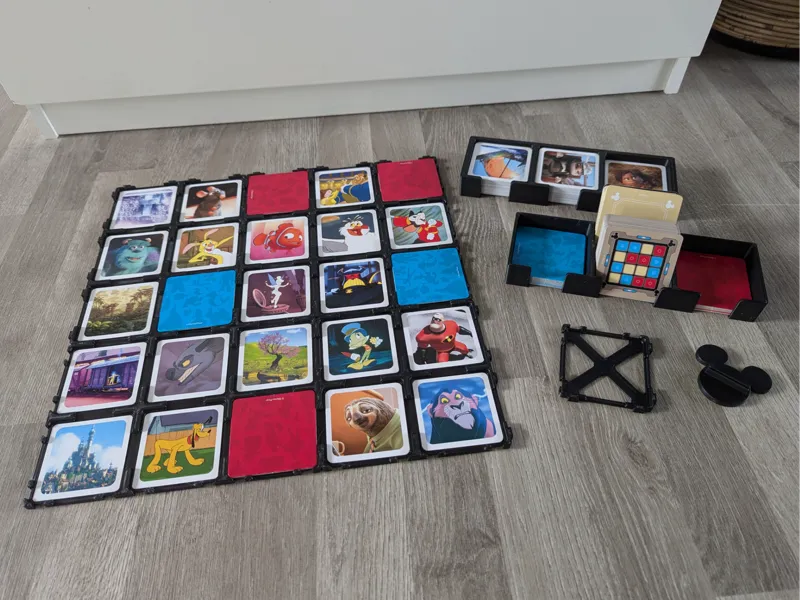 Codenames Disney/Marvel Edition, grid and inlay