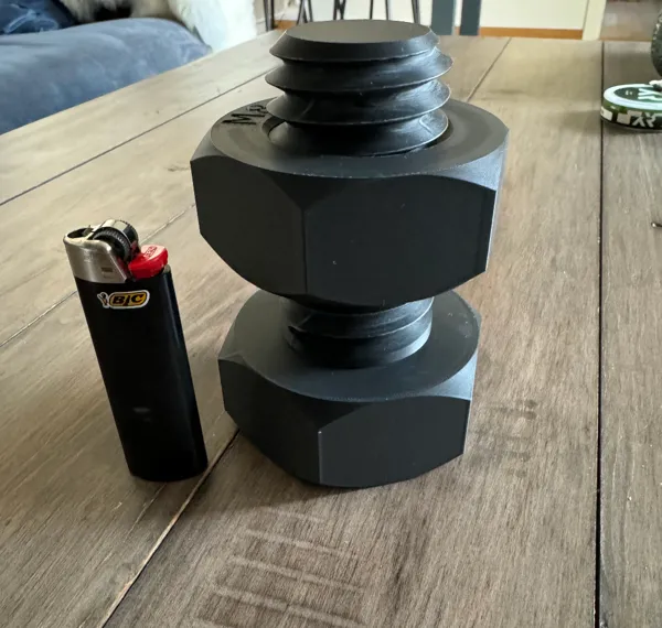 Boulon et écrou M8, 6 fois plus grands