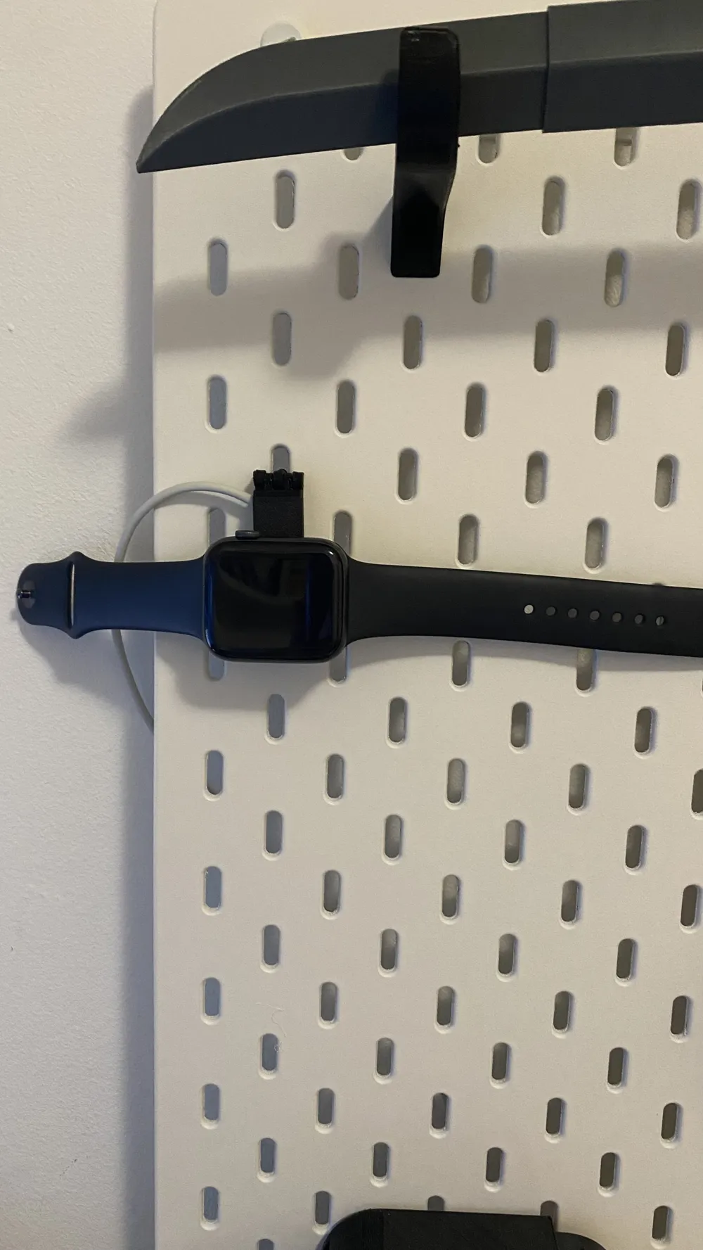 Ikea Skadis apple watch charger Remixed by Gen3D MakerWorld