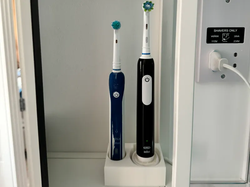 Holder for 2 Oral-B Electric Toothbrushes