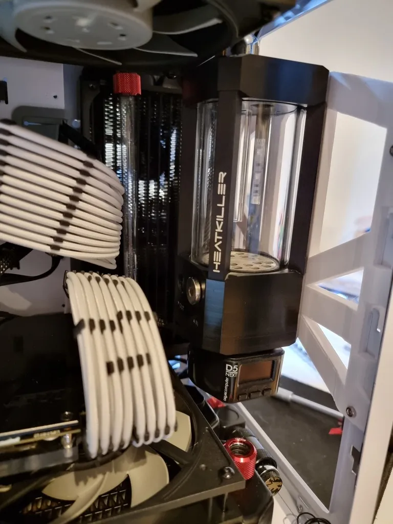 Lian Li o11 Air Mini Reservoir Mount