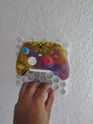 Honeycomb Storagewall Xbox Controller Holder Remix