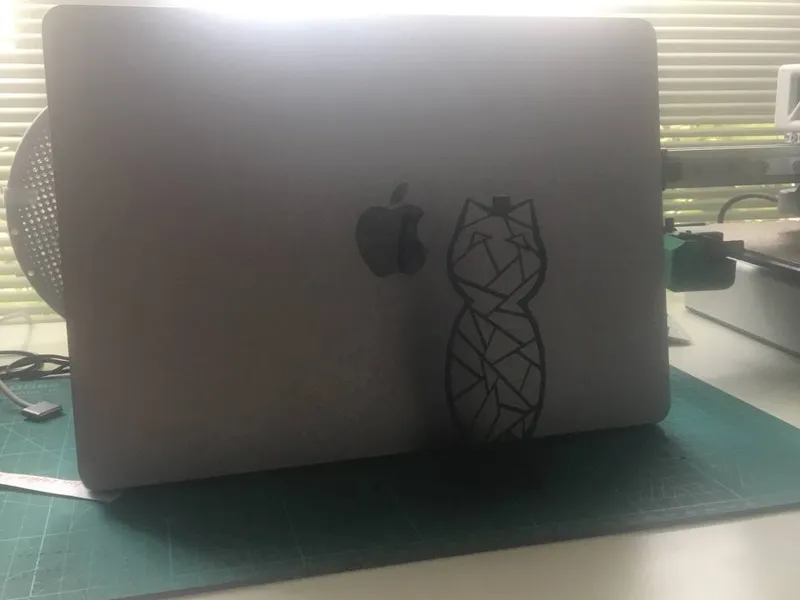 Cat desk decoration