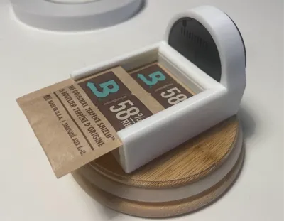 Boveda Size 4 and Hygrometer Case