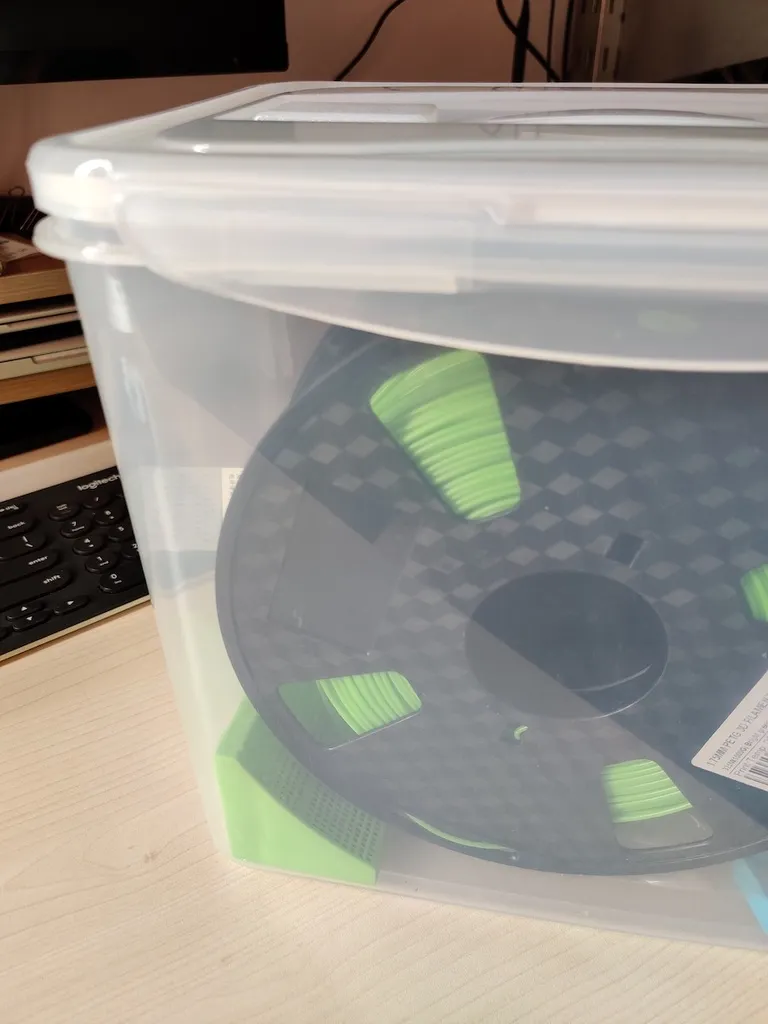 Silica gel container at filament box corner (v1.1)
