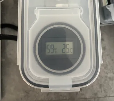 Trockenbox halter für Hygrometer