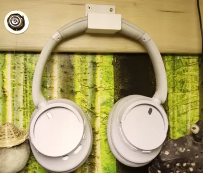 Headphone holder