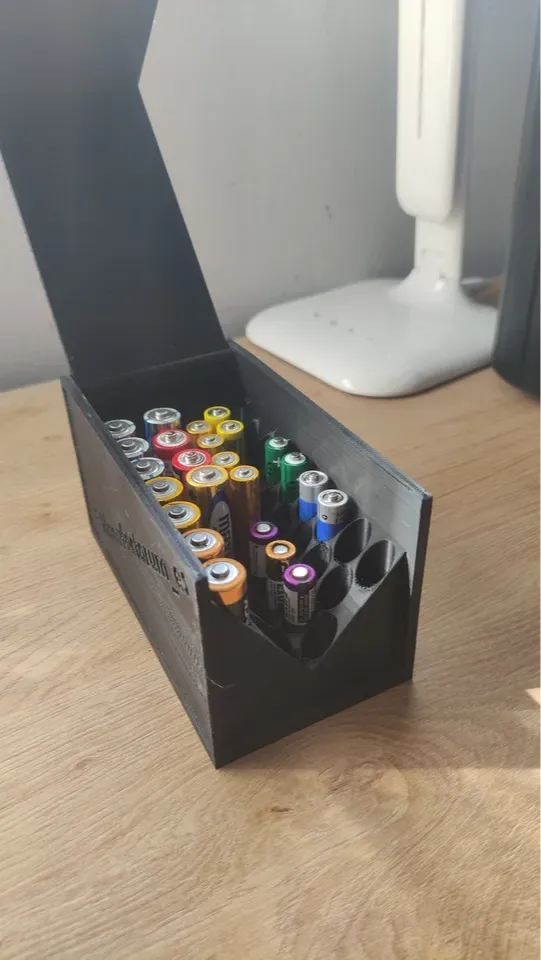 battery storage/Almacen de pilas, 16xAA y 29xAAA.