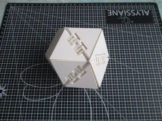 cubic flexahedron toy