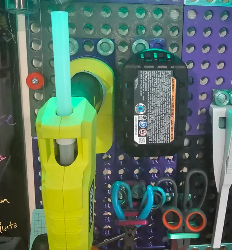Threadboard holder for Ryobi Tool and Battery