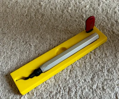 Deburring tool with usb holder