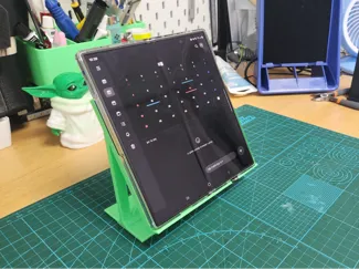 Universal foldable phone wireless charging stand