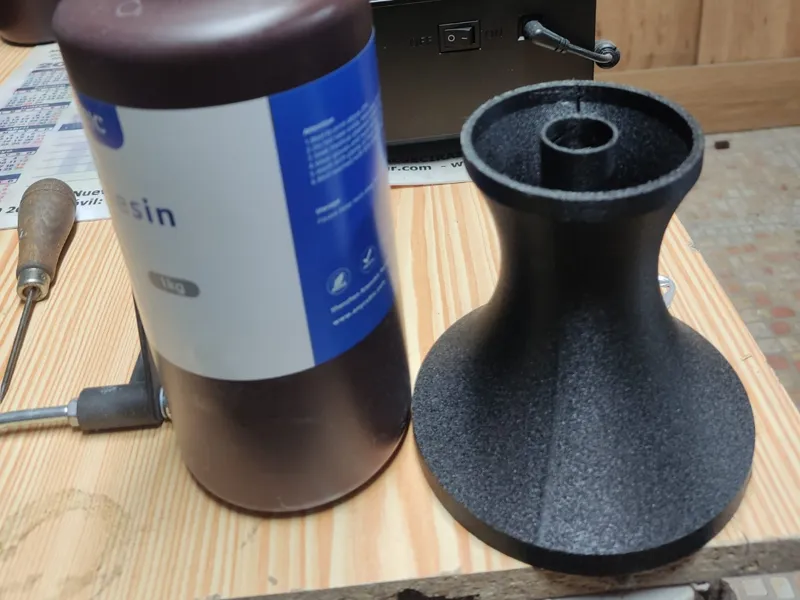 Resin funnel