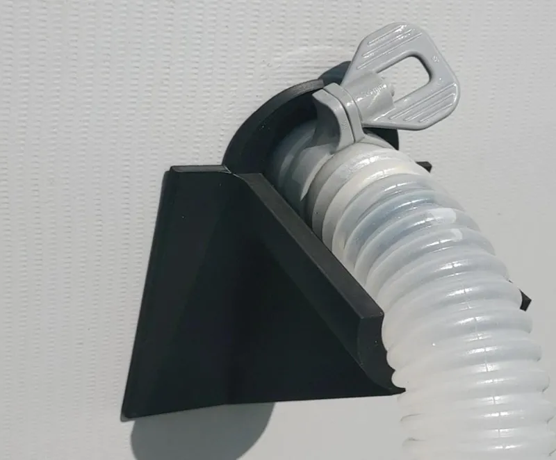 Supporti tubi piscina
