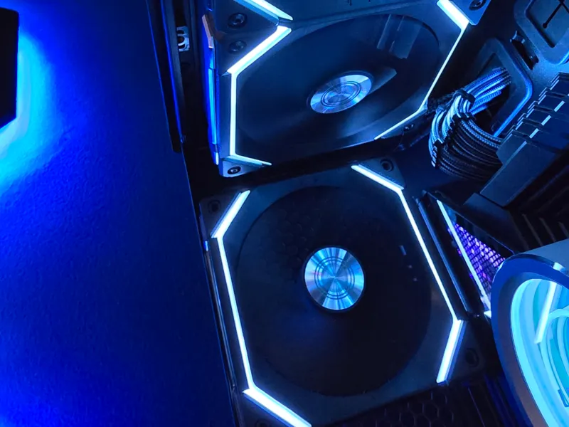 Lian Li SL120 Uni Fan RGB light Shroud