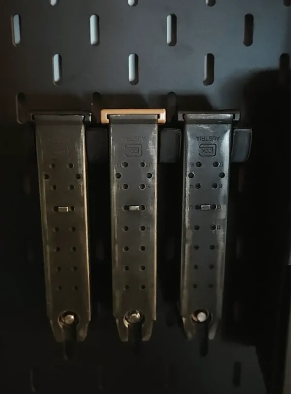 Range-chargeurs pour panneau perforé Ikea