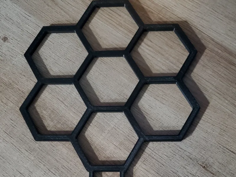 Honeycomb plant holder