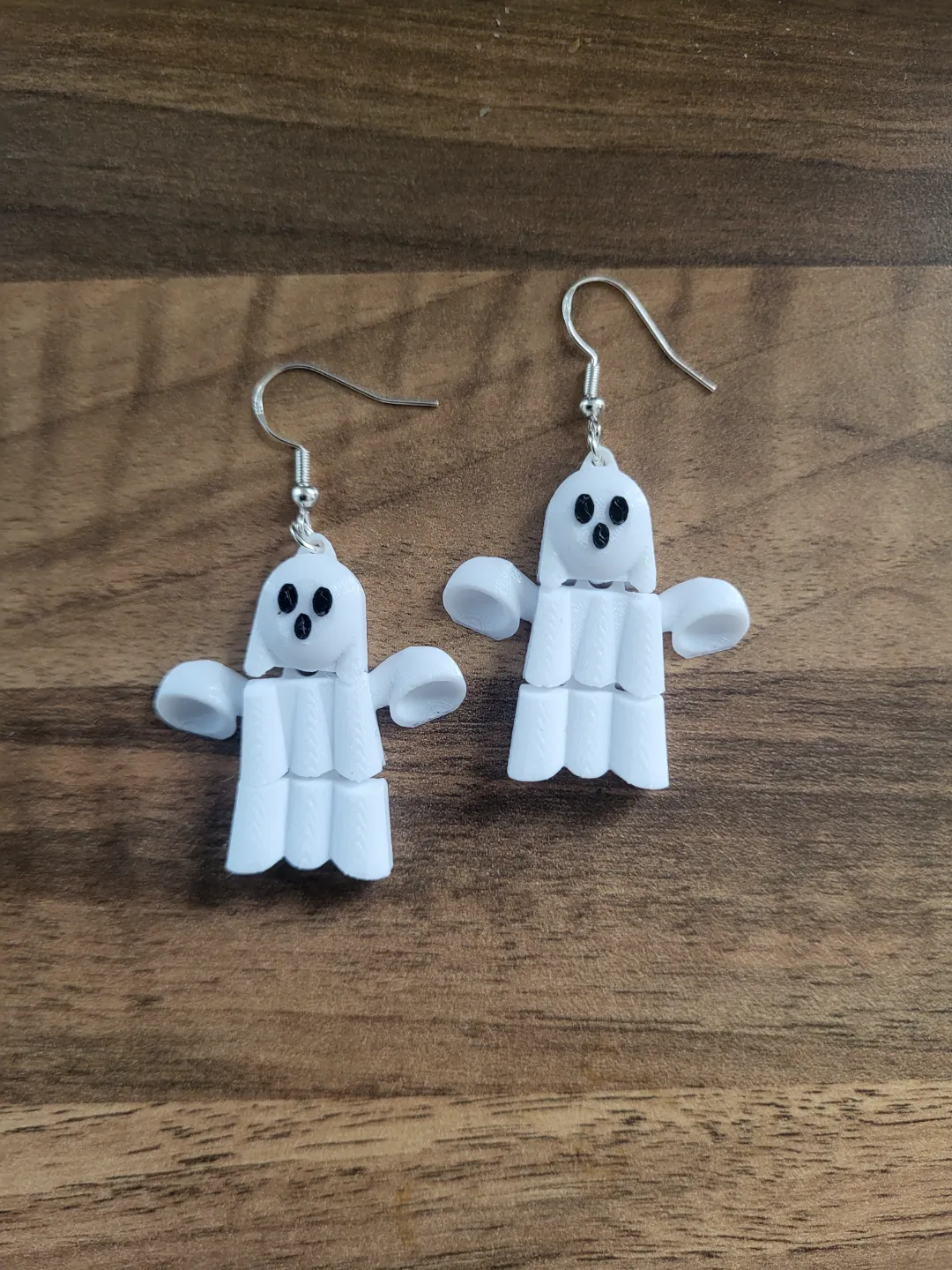ghost earrings articulated view 2