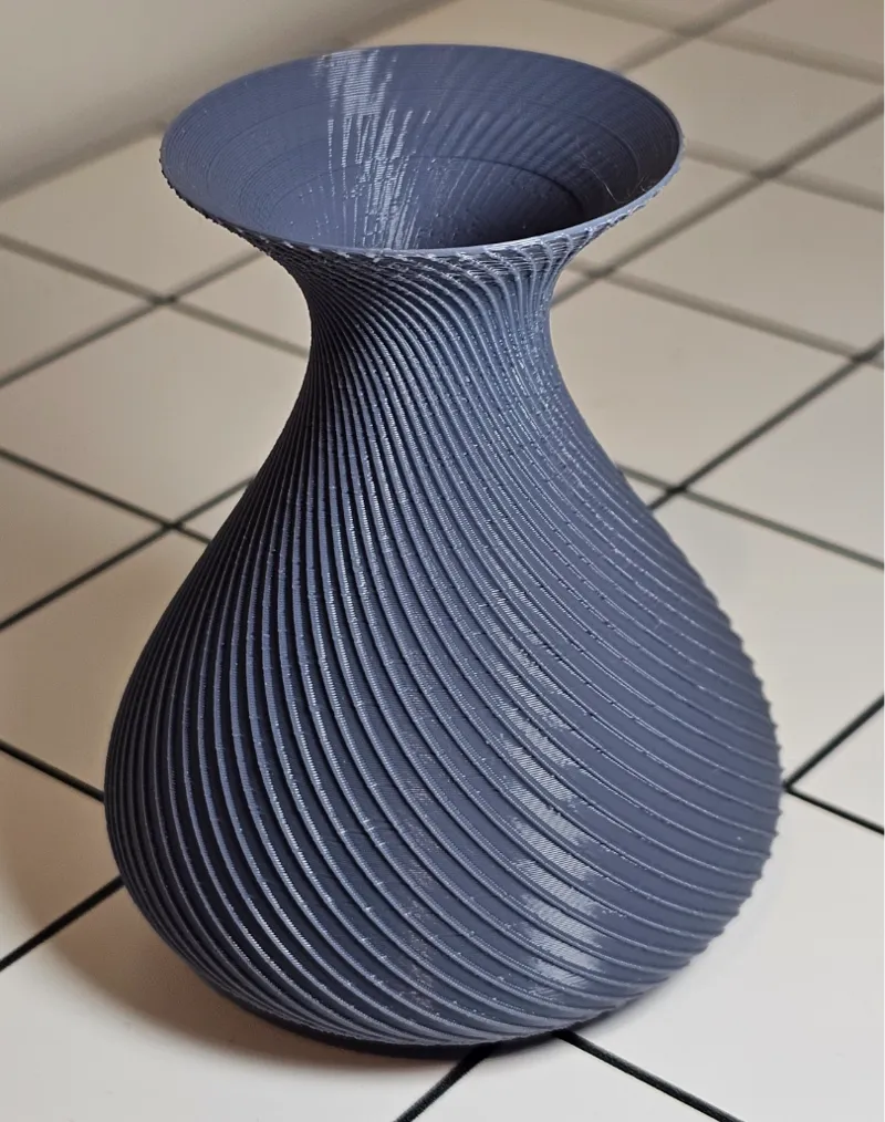 Simple 3D Printed Vase from Maker Vase