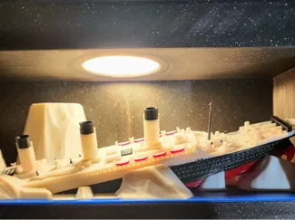Titanic lamp Display