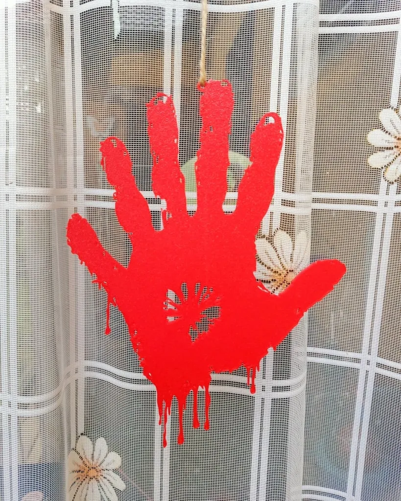 Halloween bloody handprint window decoration by Kutnohormac - MakerWorld