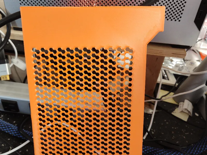 A4 H20 Side Panel