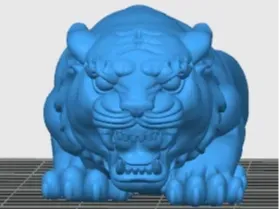 匍匐攻击老虎