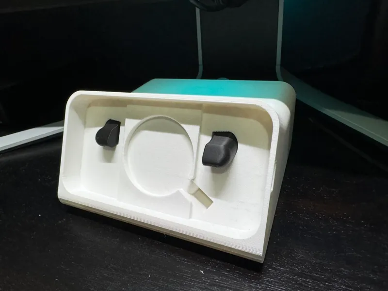iPhone 15 Pro Standby Mode Dock (Case & Cable)