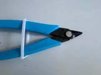 keep pliers closed
