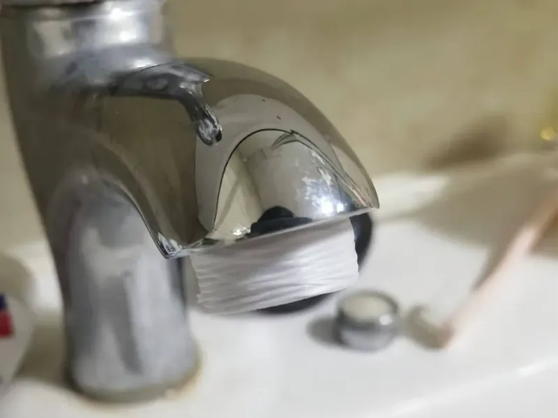 （洗脸盆水龙头用）M22对丝连接器(内丝转外丝）