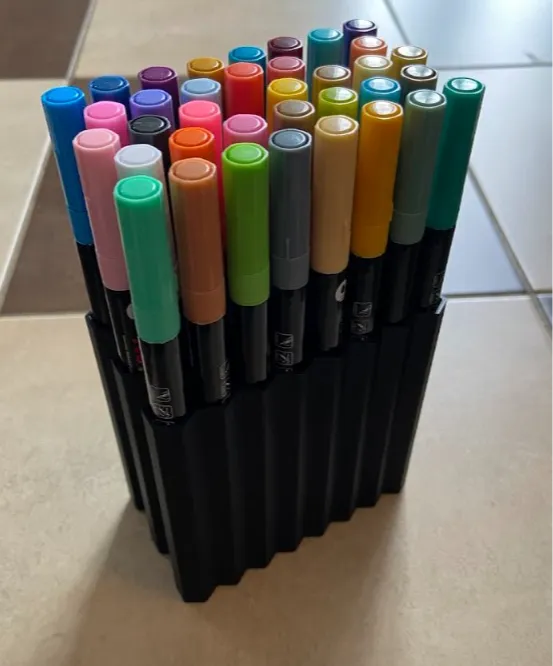 pot à feutre à alcool / support for alcohol marker
