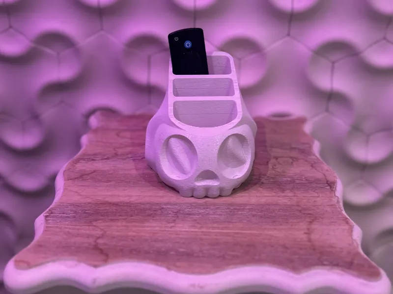 Remote stand Skull
