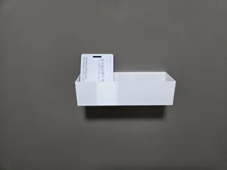 Magnetic shelf