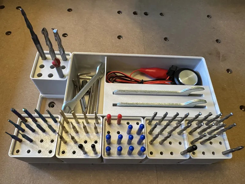 Bits and tools holder for TTC-450 CNC