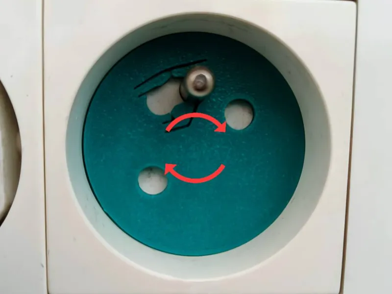 Socket child protection (EU Type E)