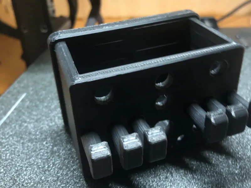 simple key holder with storadge 