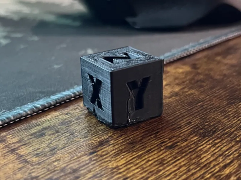 x-y-z calibration cube