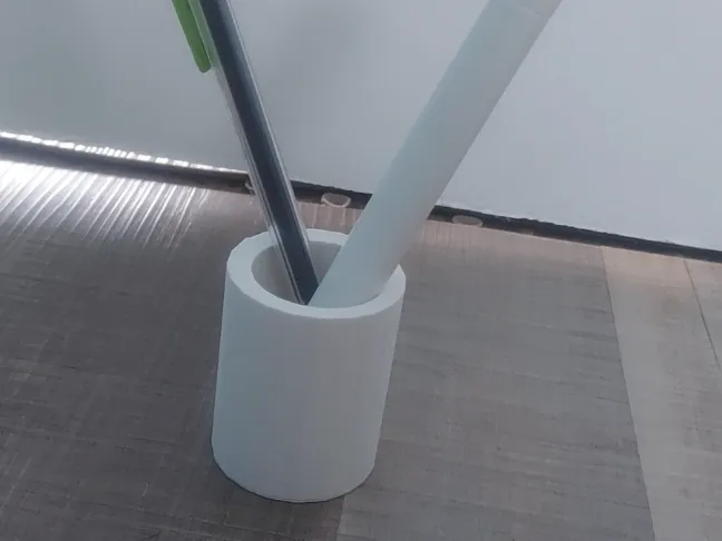 POT A CRAYON