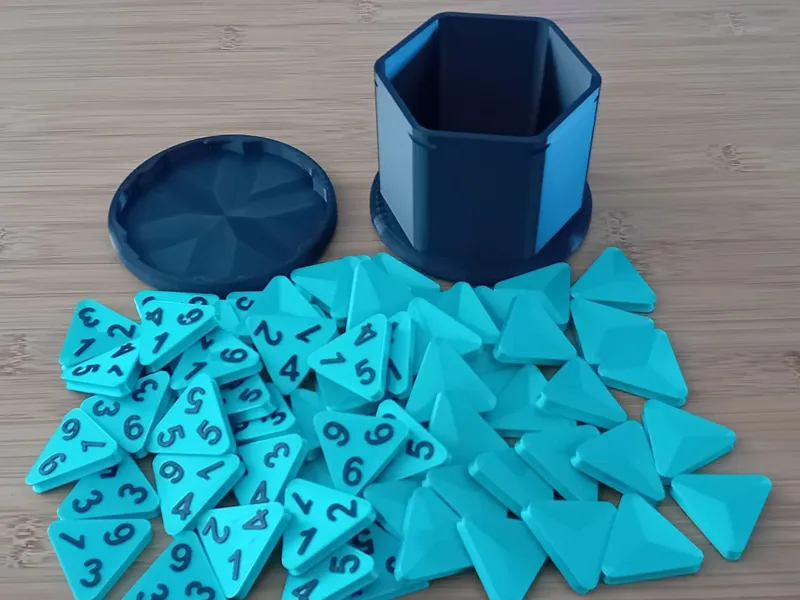 Full Triominos with its box