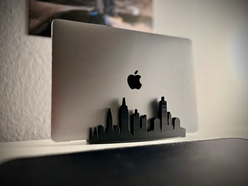 New York Skyline Laptop Stand
