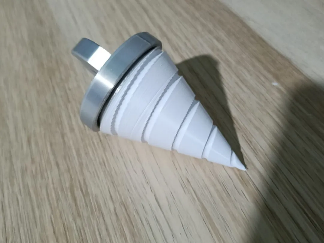 Simon's necklace from Gurren Lagann - SPINS -  by 2giri MakerWorld: Download Free 3D Models - 3D model önizlemesi