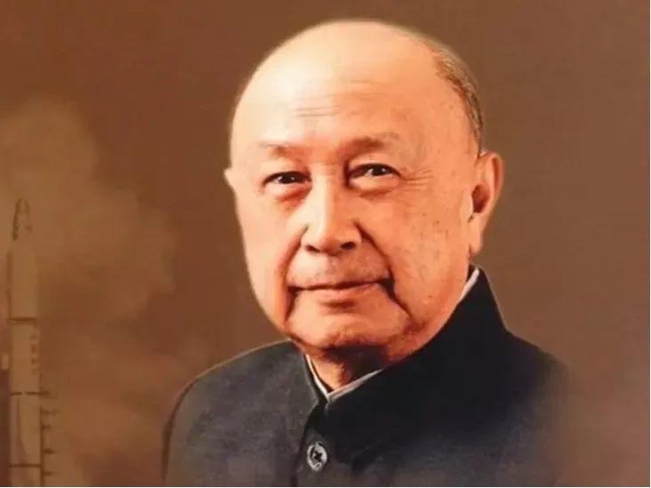 钱学森先生 彩色浮雕