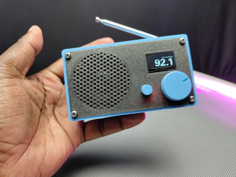 3D printed FM radio