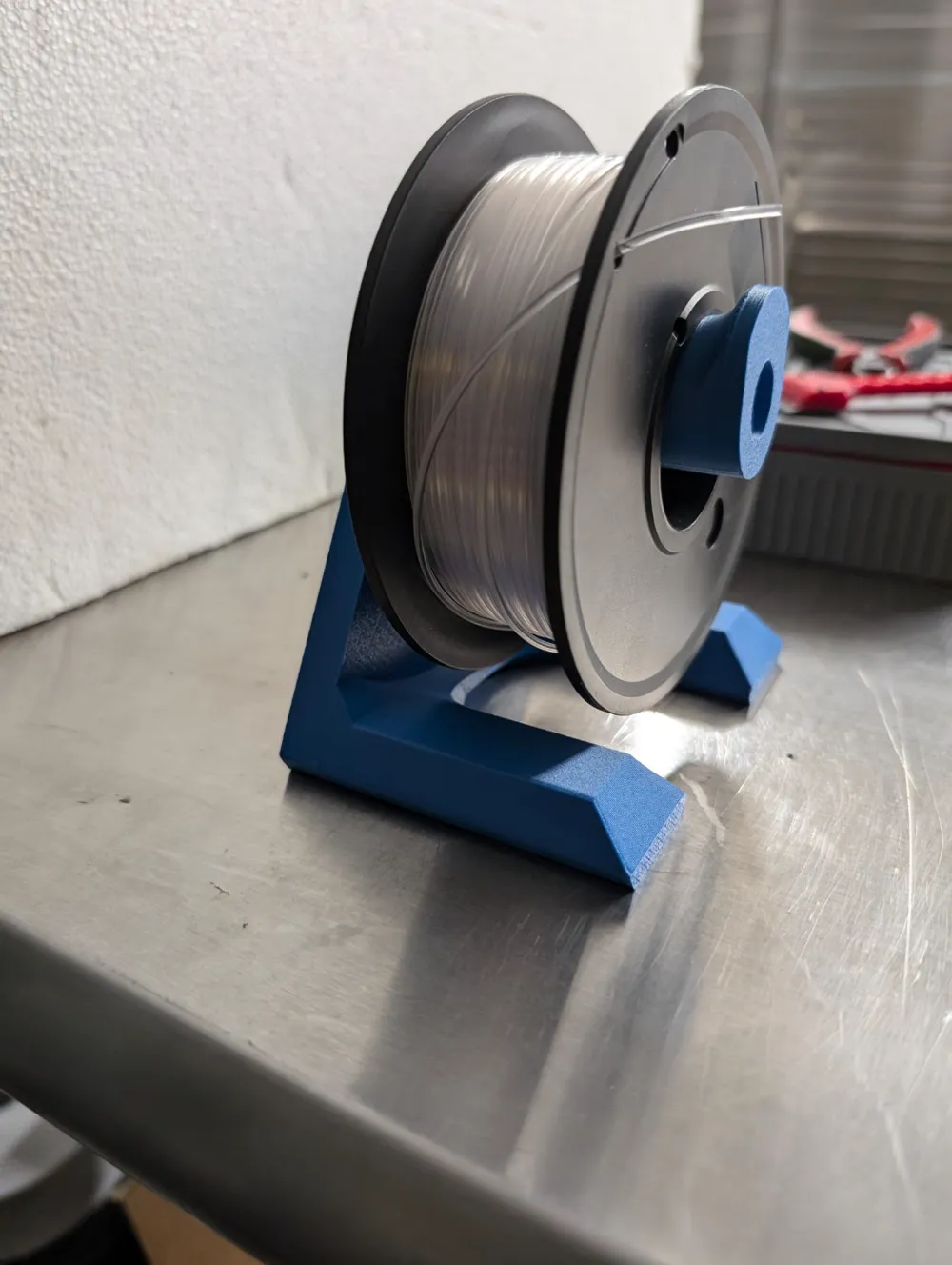 Small Filament Table Holder/Stand by tejedi1984 - MakerWorld