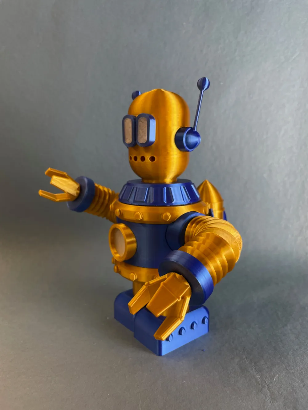 Re:BOT Retro Robot by Larz21 MakerWorld: Download Free 3D Models