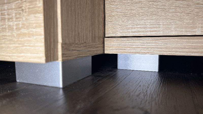 Desk riser legs