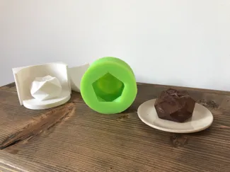 Low poly Mold