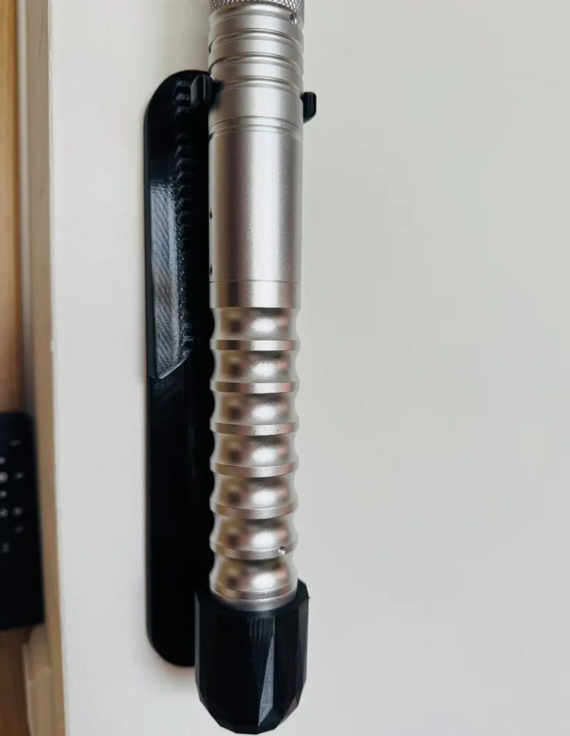 Lightsaber wall mount (vertical) SABERLAND